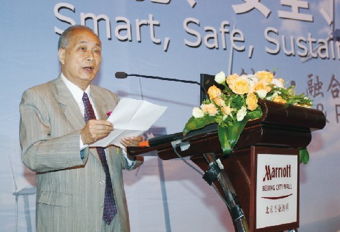 本刊編委會(huì)主任、中國(guó)科學(xué)院院士戴汝為致辭