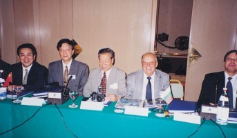 1998年在布拉格參加世界采礦大會(huì)國(guó)際組委會(huì)
